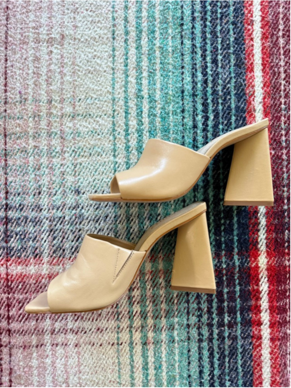 Women's Schutz Beige Square Toe Block Heel Mules Size 6 - Picture 2 of 4